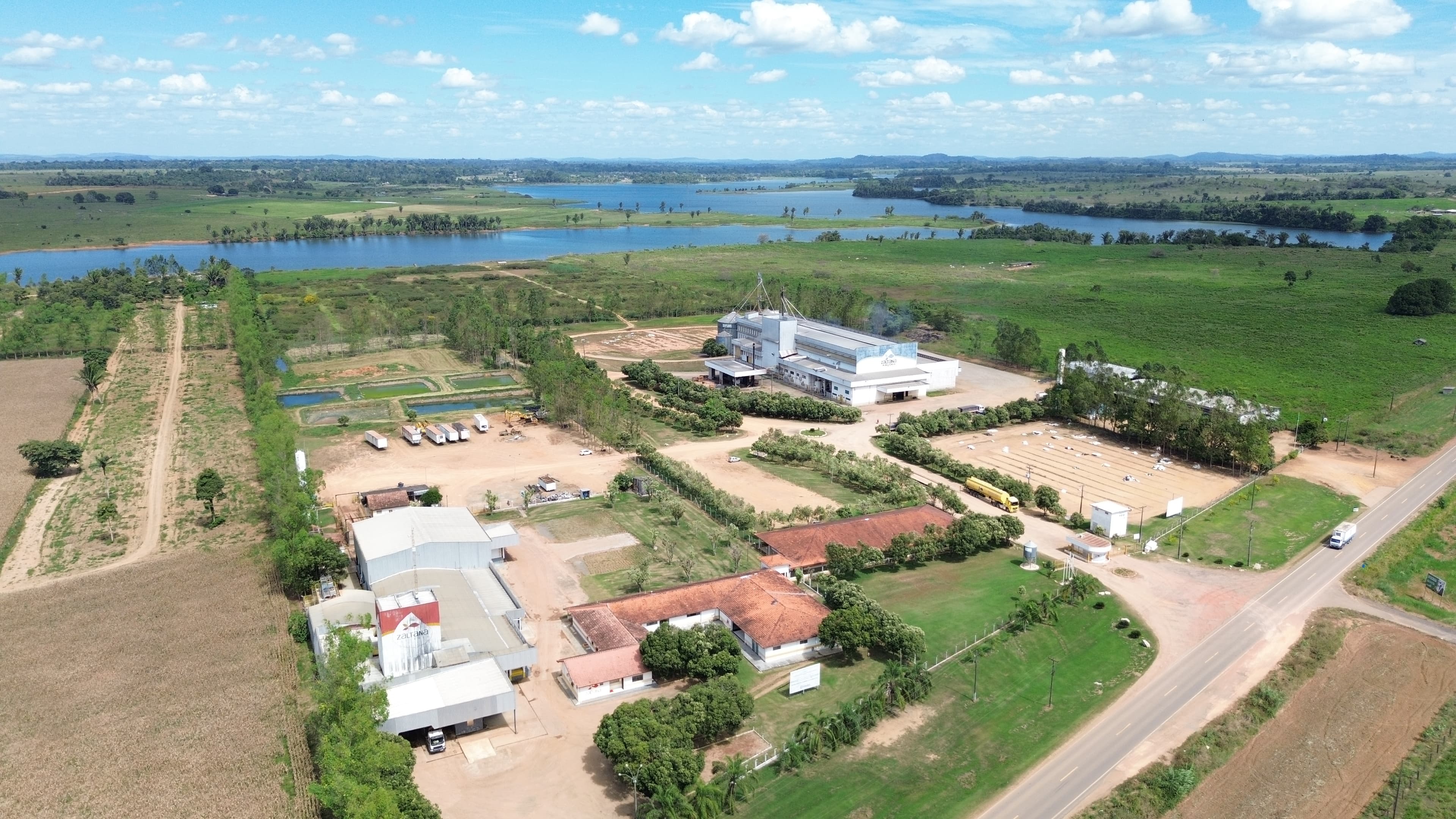 Vista aérea da unidade Zaltana de pescados e rações